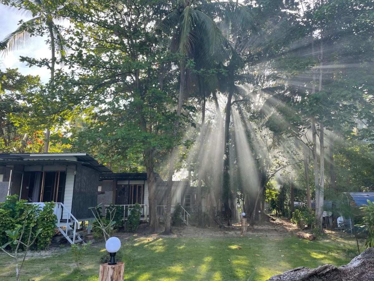 Koh Ngai Sea Open Resort Extérieur photo